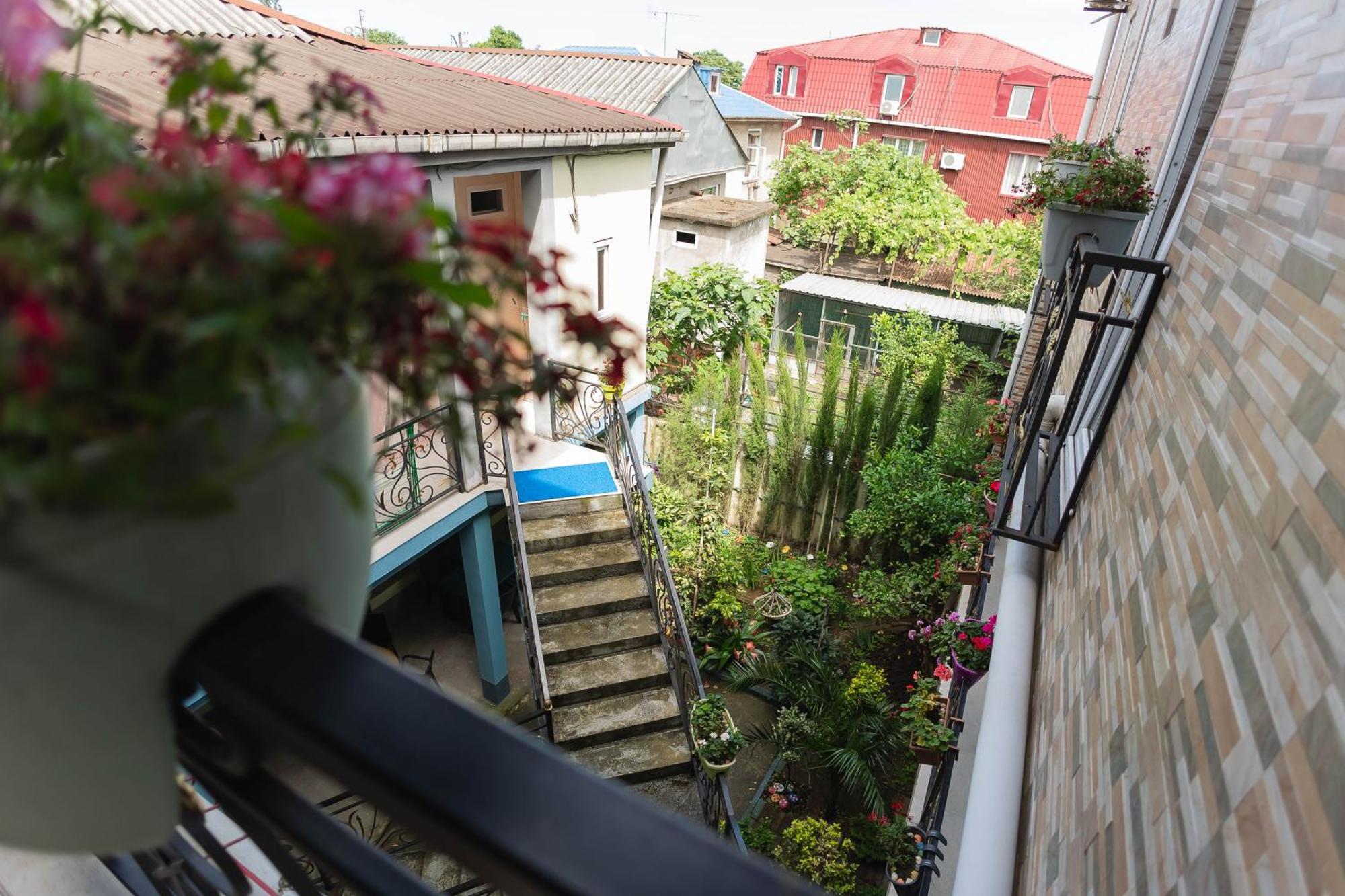 Guest House Ocean Force Batumi Luaran gambar