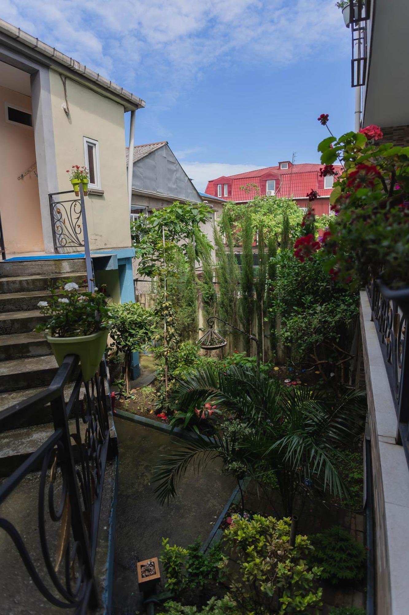 Guest House Ocean Force Batumi Luaran gambar