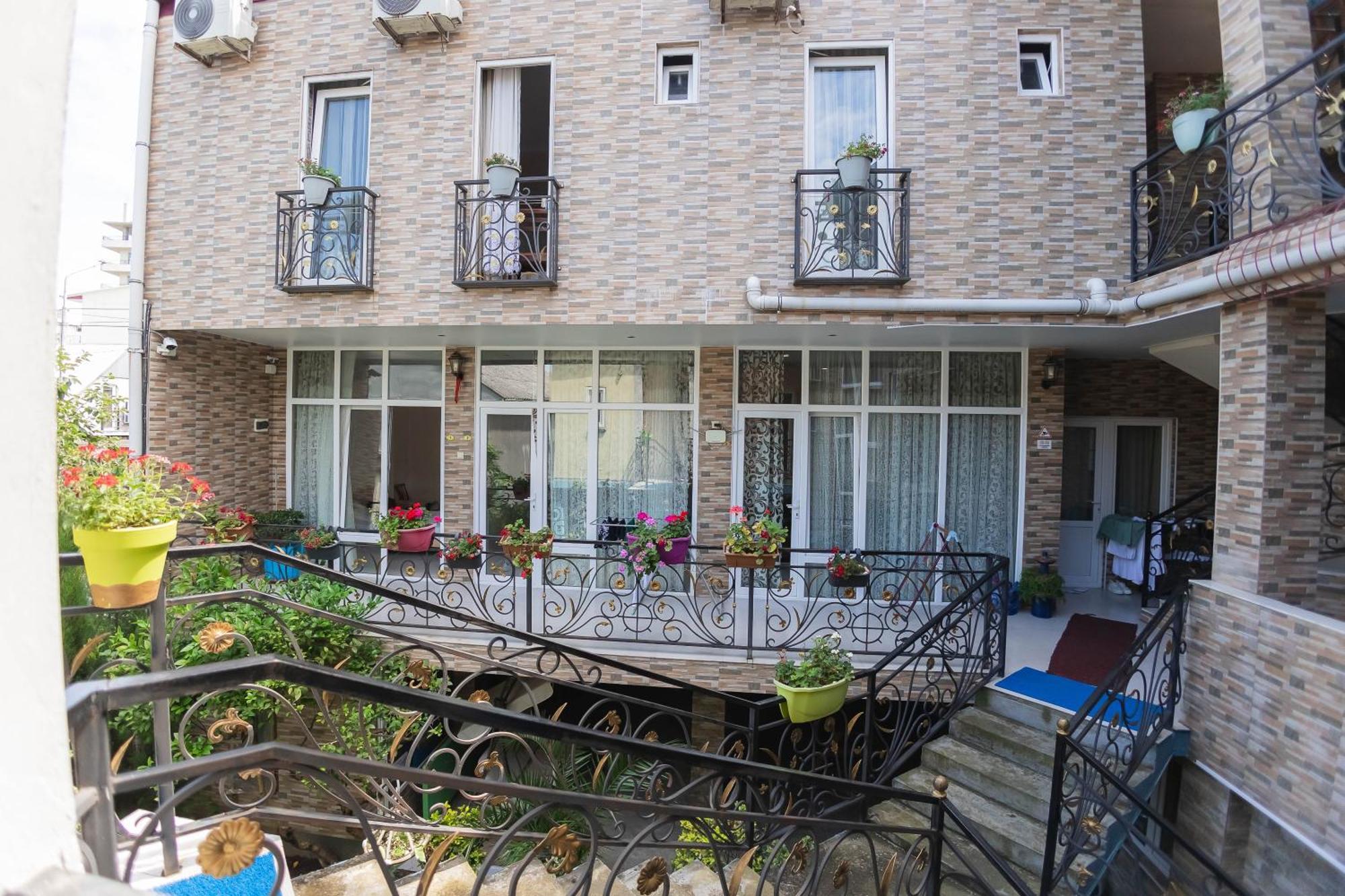 Guest House Ocean Force Batumi Luaran gambar