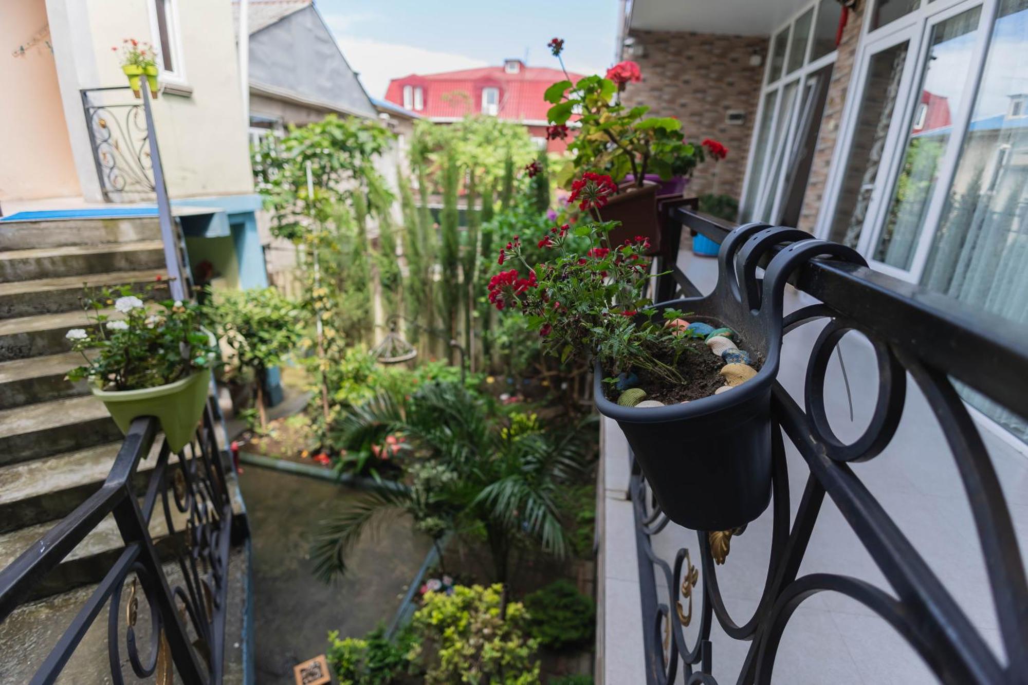 Guest House Ocean Force Batumi Luaran gambar