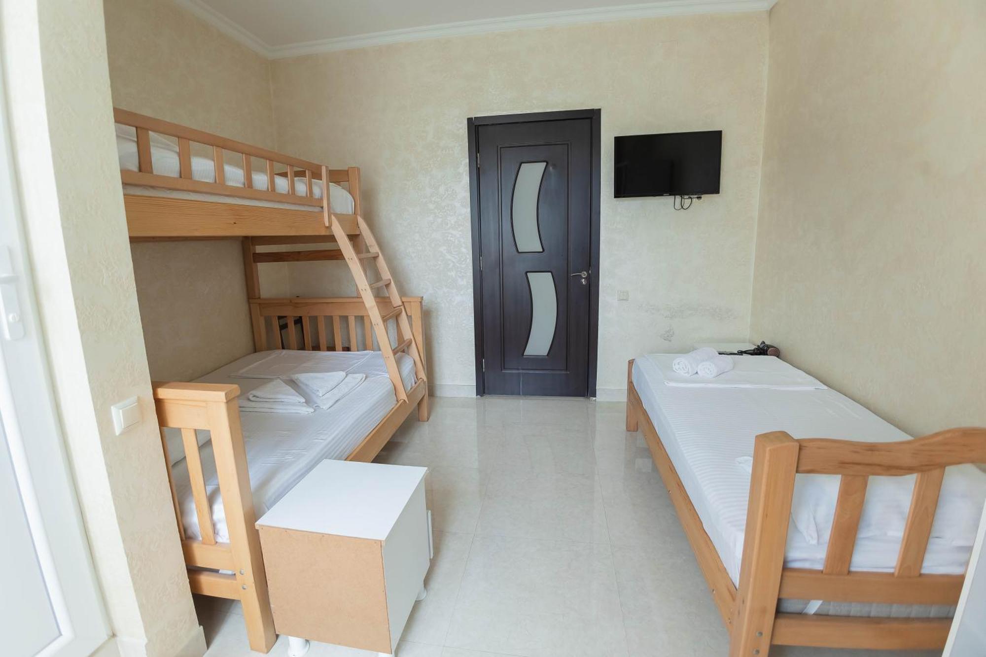 Guest House Ocean Force Batumi Luaran gambar